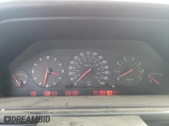 ✅ 1991 Volvo 900 • VIN: YV1JA8943MA045997 • Lot: 74633174. Wystawiony na Copart z przebiegiem 296 013 mil. Bezpłatny archiwum sprzedaży aukcyjnych z USA i szczegółowy raport historii pojazdu na DreamBid. Zdjęcie 9.