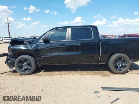 2019 Ram 1500 Big Horn z VIN 1C6SRFFT9KN546621, wystawiony jako IAAI lot #42806358 z przebiegiem 100 930 mil mil oraz . Historia ofert i sprzedaży dostępna na DreamBid. Obrazek 14.