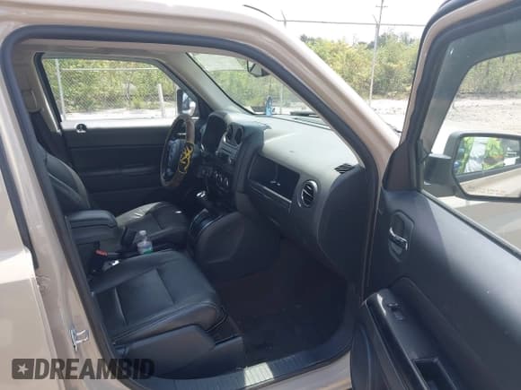 ✅ 2017 Jeep Patriot High Altitude • VIN: 1C4NJRFB8HD181594 • Лот: 42934009. Опубликован ранее на IAAI с пробегом 91 470 миль. Бесплатный доступ к архиву аукционных продаж из США и подробный отчёт об истории автомобиля на DreamBid. Изображение 5.