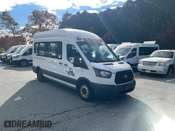 ✅ 2015 Ford Transit • VIN: 1FDZX2XM0FKB05749 • Lot: 90475815. Listed on Copart with 151,308 mi. Free auction sales archive from the USA and detailed vehicle history report at DreamBid. Image 1.