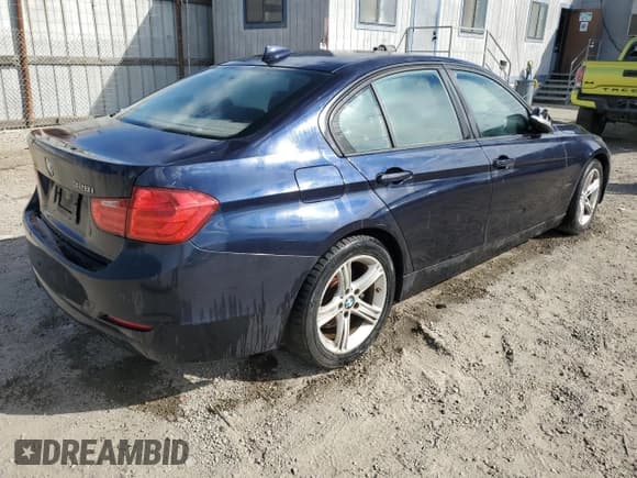 ✅ 2014 BMW 3 Series 328i • VIN: WBA3C1C52EK106105 • Lot: 86253655. Listed on Copart with 149,402 mi. Free auction sales archive from the USA and detailed vehicle history report at DreamBid. Image 3.