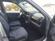 ✅ 2004 Honda CR-V LX • VIN: JHLRD68454C007622 • Lot: 43677412. Wystawiony na IAAI z przebiegiem 201 577 mil. Bezpłatny archiwum sprzedaży aukcyjnych z USA i szczegółowy raport historii pojazdu na DreamBid. Zdjęcie 5.