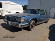 ✅ 1986 Cadillac DeVille • VIN: 1G6CD4784G4207405 • Лот: 62192755. Опубликован ранее на Copart с пробегом 120 657 миль. Бесплатный доступ к архиву аукционных продаж из США и подробный отчёт об истории автомобиля на DreamBid. Изображение 1.