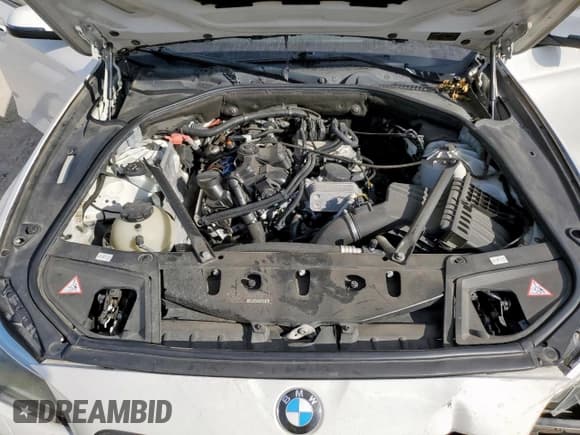 ✅ 2014 BMW 5 Series 528i xDrive • VIN: WBA5A7C57ED613099 • Lot: 82369305. Listed on Copart with 111,151 mi. Free auction sales archive from the USA and detailed vehicle history report at DreamBid. Image 11.