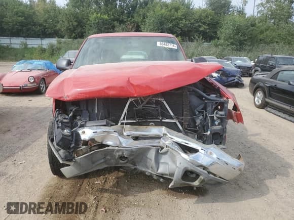 ✅ 2005 Chevrolet Silverado 2500HD LT • VIN: 1GCHK29U95E182936 • Lot: 66482714. Wystawiony na Copart z przebiegiem 98 994 mil. Bezpłatny archiwum sprzedaży aukcyjnych z USA i szczegółowy raport historii pojazdu na DreamBid. Zdjęcie 5.