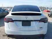 ✅ 2022 Tesla Model X Plaid • VIN: 7SAXCBE63NF337529 • Lot: 42066904. Wystawiony na IAAI z przebiegiem 56 933 mil. Bezpłatny archiwum sprzedaży aukcyjnych z USA i szczegółowy raport historii pojazdu na DreamBid. Zdjęcie 17.