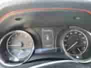 2019 Toyota Camry LE z VIN 4T1B11HKXKU193153, wystawiony jako Copart lot #66660725 z przebiegiem 130 057 mil mil oraz Szkoda całkowita • Salvage title. Historia ofert i sprzedaży dostępna na DreamBid. Obrazek 9.