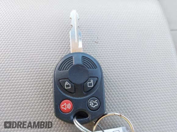 ✅ 2011 Ford Escape Hybrid • VIN: 1FMCU4K34BKA60771 • Lot: 42283654. Wystawiony na IAAI z przebiegiem 158 570 mil. Bezpłatny archiwum sprzedaży aukcyjnych z USA i szczegółowy raport historii pojazdu na DreamBid. Zdjęcie 11.