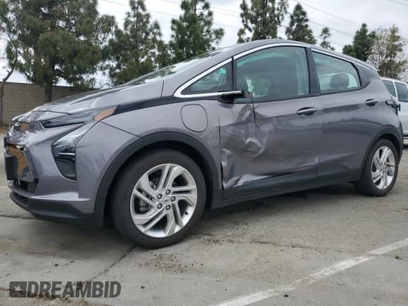 ✅ 2023 Chevrolet Bolt EV 1LT • VIN: 1G1FW6S0XP4194136 • Lot: 52017884. Wystawiony na Copart z przebiegiem 5 457 mil. Bezpłatny archiwum sprzedaży aukcyjnych z USA i szczegółowy raport historii pojazdu na DreamBid. Zdjęcie 1.