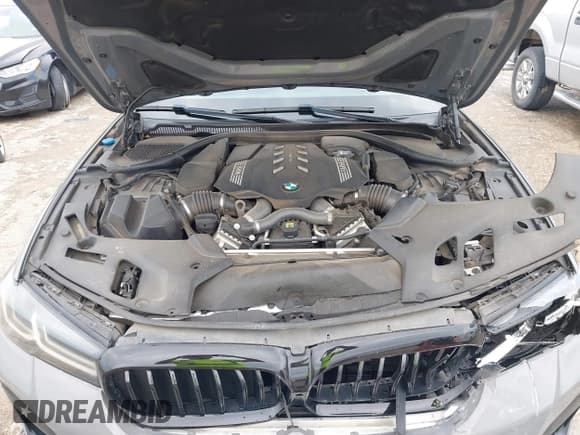 ✅ 2022 BMW 5 Series M550i xDrive • VIN: WBA13BK02NCH64894 • Lot: 43039113. Wystawiony na IAAI z przebiegiem 67 267 mil. Bezpłatny archiwum sprzedaży aukcyjnych z USA i szczegółowy raport historii pojazdu na DreamBid. Zdjęcie 10.