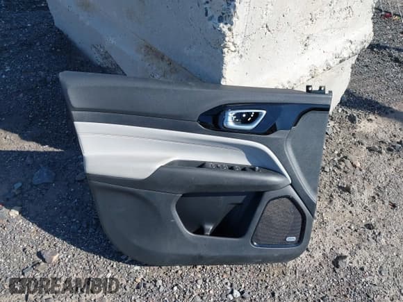 ✅ 2023 Jeep Compass Limited • VIN: 3C4NJDCN8PT534989 • Lot: 42061842. Wystawiony na IAAI z przebiegiem 19 031 mil. Bezpłatny archiwum sprzedaży aukcyjnych z USA i szczegółowy raport historii pojazdu na DreamBid. Zdjęcie 12.