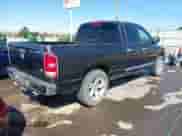 2006 Dodge 1500 SLT z VIN 1D3HA18206J179422, wystawiony jako IAAI lot #43356576 z przebiegiem 278 930 mil mil oraz . Historia ofert i sprzedaży dostępna na DreamBid. Obrazek 4.