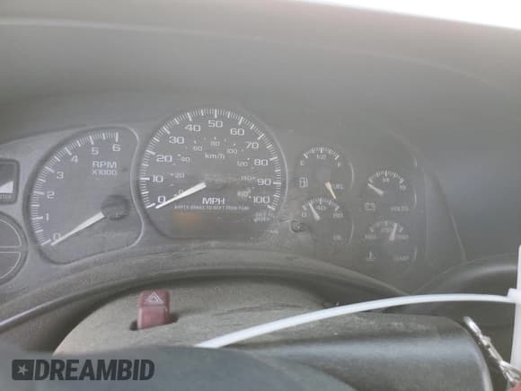 ✅ 2001 Chevrolet Silverado 2500HD LS • VIN: 1GCHK29U61E316862 • Lot: 57590155. Wystawiony na Copart z przebiegiem Nie podano. Bezpłatny archiwum sprzedaży aukcyjnych z USA i szczegółowy raport historii pojazdu na DreamBid. Zdjęcie 9.