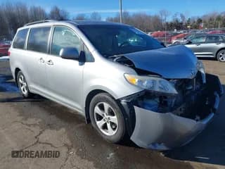✅ 2015 Toyota Sienna LE AAS • VIN: 5TDKK3DC8FS565465 • Lot: 41446035. Listed on IAAI with 119,220 mi. Free auction sales archive from the USA and detailed vehicle history report at DreamBid. Image 1.