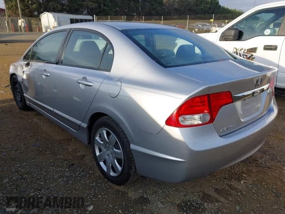 ✅ 2011 Honda Civic LX • VIN: 19XFA1F54BE038048 • Lot: 43713207. Wystawiony na IAAI z przebiegiem 44 055 mil. Bezpłatny archiwum sprzedaży aukcyjnych z USA i szczegółowy raport historii pojazdu na DreamBid. Zdjęcie 3.