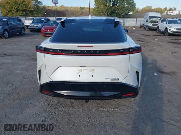 ✅ 2023 Lexus RZ 450e Premium • VIN: JTJAAAAB5PA005753 • Лот: 40646097. Опубликован ранее на IAAI с пробегом 4 881 миль. Бесплатный доступ к архиву аукционных продаж из США и подробный отчёт об истории автомобиля на DreamBid. Изображение 16.