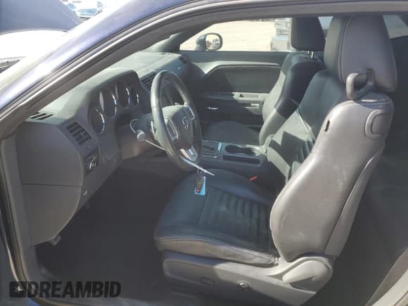 ✅ 2012 Dodge Challenger R/T Classic • VIN: 2C3CDYBTXCH189283 • Lot: 89138685. Wystawiony na Copart z przebiegiem 80 311 mil. Bezpłatny archiwum sprzedaży aukcyjnych z USA i szczegółowy raport historii pojazdu na DreamBid. Zdjęcie 7.