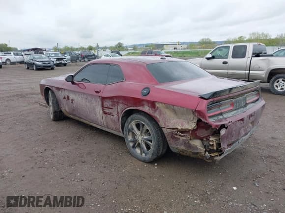 ✅ 2022 Dodge Challenger SXT • VIN: 2C3CDZGG4NH172239 • Lot: 42153079. Wystawiony na IAAI z przebiegiem 60 296 mil. Bezpłatny archiwum sprzedaży aukcyjnych z USA i szczegółowy raport historii pojazdu na DreamBid. Zdjęcie 3.