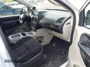 ✅ 2014 Dodge Grand Caravan SXT • VIN: 2C4RDGCG2ER205961 • Lot: 43618442. Wystawiony na IAAI z przebiegiem 160 959 mil. Bezpłatny archiwum sprzedaży aukcyjnych z USA i szczegółowy raport historii pojazdu na DreamBid. Zdjęcie 5.