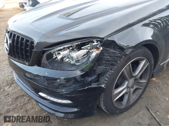 ✅ 2011 Mercedes-Benz C 300 Sport • VIN: WDDGF8BB2BR175994 • Lot: 43900239. Listed on IAAI with 107,462 mi. Free auction sales archive from the USA and detailed vehicle history report at DreamBid. Image 6.