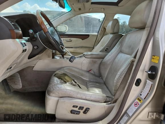 ✅ 2010 Lexus LS 460 • VIN: JTHCL5EF3A5005856 • Lot: 82350185. Wystawiony na Copart z przebiegiem 221 622 mil. Bezpłatny archiwum sprzedaży aukcyjnych z USA i szczegółowy raport historii pojazdu na DreamBid. Zdjęcie 7.