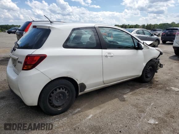 ✅ 2015 Toyota Yaris L • VIN: VNKJTUD31FA031940 • Lot: 46787675. Wystawiony na Copart z przebiegiem 200 659 mil. Bezpłatny archiwum sprzedaży aukcyjnych z USA i szczegółowy raport historii pojazdu na DreamBid. Zdjęcie 3.