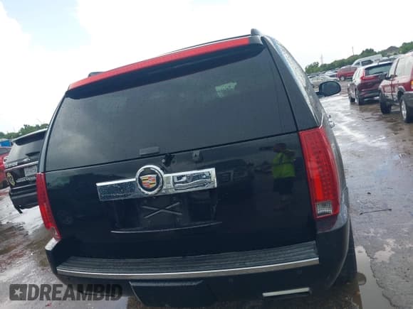 ✅ 2014 Cadillac Escalade Platinum • VIN: 1GYS4DEF7ER118044 • Лот: 42489574. Опубликован ранее на IAAI с пробегом 103 656 миль. Бесплатный доступ к архиву аукционных продаж из США и подробный отчёт об истории автомобиля на DreamBid. Изображение 16.