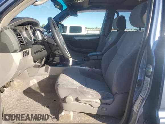 ✅ 2004 Toyota 4Runner SR5 • VIN: JTEBT14R748013345 • Лот: 82520995. Опубликован ранее на Copart с пробегом 179 150 миль. Бесплатный доступ к архиву аукционных продаж из США и подробный отчёт об истории автомобиля на DreamBid. Изображение 7.