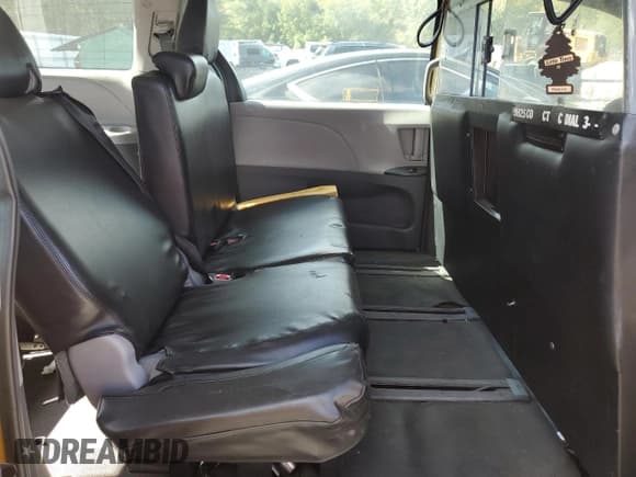 ✅ 2016 Toyota Sienna L • VIN: 5TDZK3DC2GS705008 • Lot: 85184275. Wystawiony na Copart z przebiegiem Nie podano. Bezpłatny archiwum sprzedaży aukcyjnych z USA i szczegółowy raport historii pojazdu na DreamBid. Zdjęcie 11.