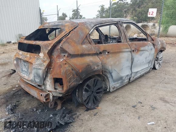 ✅ 2019 Mitsubishi Eclipse Cross LE • VIN: JA4AT4AA2KZ050868 • Lot: 43183982. Wystawiony na IAAI z przebiegiem Nie podano. Bezpłatny archiwum sprzedaży aukcyjnych z USA i szczegółowy raport historii pojazdu na DreamBid. Zdjęcie 4.