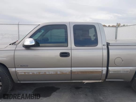 ✅ 2001 Chevrolet Silverado 1500 LS • VIN: 2GCEC19V111103239 • Lot: 43517310. Listed on IAAI with 177,501 mi. Free auction sales archive from the USA and detailed vehicle history report at DreamBid. Image 14.