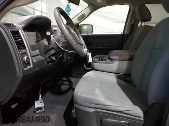 2019 Ram 1500 Express z VIN 1C6RR7FT8KS629785, wystawiony jako Copart lot #81581595 z przebiegiem 120 204 mil mil oraz Szkoda całkowita • Salvage title. Historia ofert i sprzedaży dostępna na DreamBid. Obrazek 7.