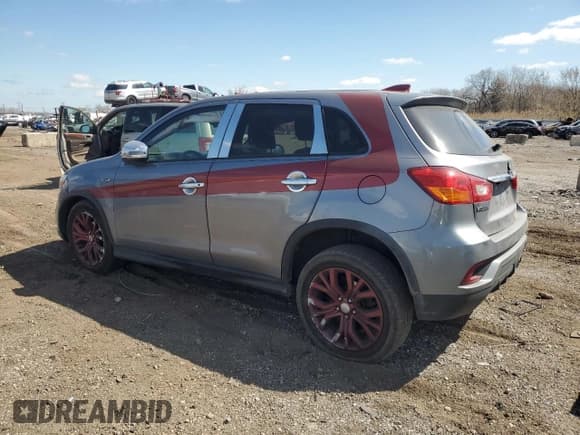 ✅ 2019 Mitsubishi Outlander ES • VIN: JA4AP3AU6KU002571 • Lot: 52652875. Listed on Copart with 101,204 mi. Free auction sales archive from the USA and detailed vehicle history report at DreamBid. Image 2.