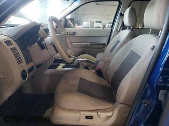 ✅ 2008 Ford Escape XLT • VIN: 1FMCU93ZX8KE30162 • Lot: 90280385. Wystawiony na Copart z przebiegiem 203 221 mil. Bezpłatny archiwum sprzedaży aukcyjnych z USA i szczegółowy raport historii pojazdu na DreamBid. Zdjęcie 7.