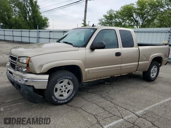 ✅ 2006 Chevrolet Silverado 1500 LT2 • VIN: 1GCEK19B06Z179607 • Лот: 55484885. Опубликован ранее на Copart с пробегом 193 003 миль. Бесплатный доступ к архиву аукционных продаж из США и подробный отчёт об истории автомобиля на DreamBid. Изображение 1.