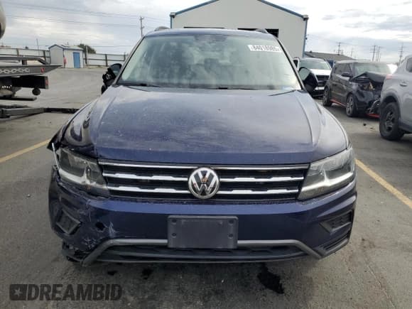 ✅ 2021 Volkswagen Tiguan SE • VIN: 3VV2B7AX4MM139074 • Lot: 84018985. Wystawiony na Copart z przebiegiem 99 059 mil. Bezpłatny archiwum sprzedaży aukcyjnych z USA i szczegółowy raport historii pojazdu na DreamBid. Zdjęcie 5.