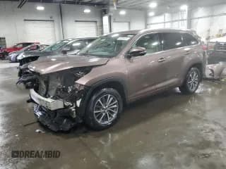 ✅ 2017 Toyota Highlander XLE • VIN: 5TDJZRFH7HS378255 • Lot: 90850015. Listed on Copart with 136,827 mi. Free auction sales archive from the USA and detailed vehicle history report at DreamBid. Image 1.