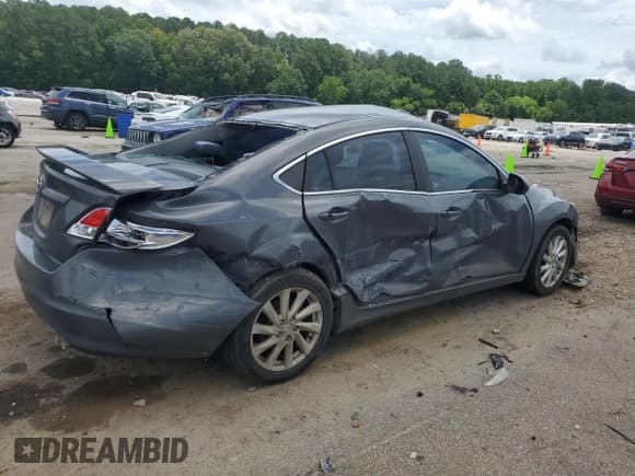✅ 2011 Mazda 6 i Grand Touring • VIN: 1YVHZ8CH5B5M24931 • Lot: 64111985. Listed on Copart with 127,380 mi. Free auction sales archive from the USA and detailed vehicle history report at DreamBid. Image 3.