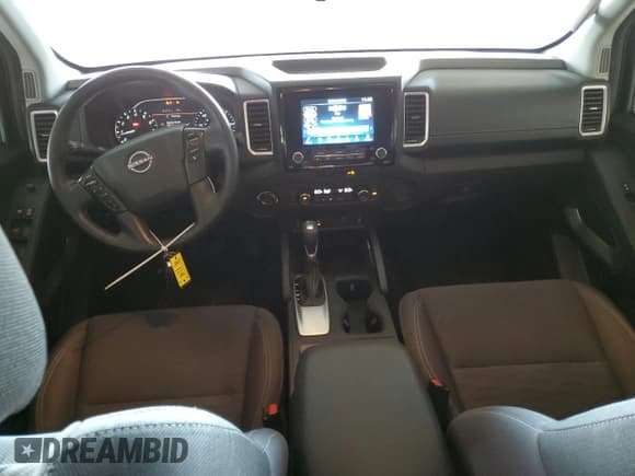 ✅ 2023 Nissan Frontier Pro-4X • VIN: 1N6ED1EK3PN629028 • Lot: 58434375. Wystawiony na Copart z przebiegiem 23 697 mil. Bezpłatny archiwum sprzedaży aukcyjnych z USA i szczegółowy raport historii pojazdu na DreamBid. Zdjęcie 8.