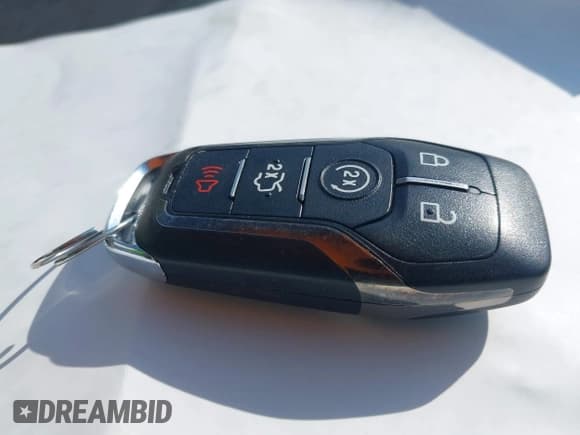 ✅ 2013 Lincoln MKZ • VIN: 3LN6L2GK1DR814907 • Lot: 43350729. Listed on IAAI with 199,963 mi. Free auction sales archive from the USA and detailed vehicle history report at DreamBid. Image 11.