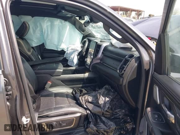 2020 Ram 1500 Limited z VIN 1C6SRFPT1LN419488, wystawiony jako IAAI lot #41847838 z przebiegiem 39 836 mil mil oraz . Historia ofert i sprzedaży dostępna na DreamBid. Obrazek 5.