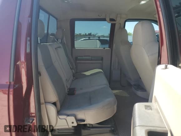 ✅ 2008 Ford F-250 XL • VIN: 1FTSW21R48EB48232 • Lot: 70175505. Wystawiony na Copart z przebiegiem 180 232 mil. Bezpłatny archiwum sprzedaży aukcyjnych z USA i szczegółowy raport historii pojazdu na DreamBid. Zdjęcie 10.