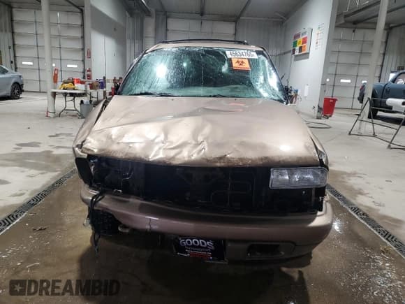✅ 2004 Chevrolet Blazer LS • VIN: 1GNDT13X74K139714 • Lot: 45634765. Wystawiony na Copart z przebiegiem Nie podano. Bezpłatny archiwum sprzedaży aukcyjnych z USA i szczegółowy raport historii pojazdu na DreamBid. Zdjęcie 5.