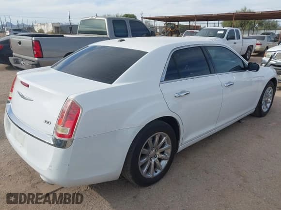 ✅ 2012 Chrysler 300 Limited • VIN: 2C3CCACG3CH168030 • Lot: 43693517. Listed on IAAI with 157,752 mi. Free auction sales archive from the USA and detailed vehicle history report at DreamBid. Image 4.