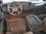 ✅ 2002 Chevrolet Silverado 1500 • VIN: 2GCEC19V321125566 • Lot: 57422385. Wystawiony na Copart z przebiegiem 116 188 mil. Bezpłatny archiwum sprzedaży aukcyjnych z USA i szczegółowy raport historii pojazdu na DreamBid. Zdjęcie 8.