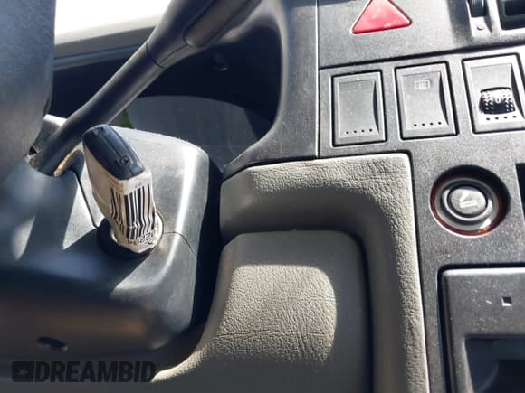 ✅ 2003 Volkswagen EuroVan GLS • VIN: WV2KB47033H002204 • Lot: 41977586. Wystawiony na IAAI z przebiegiem 124 749 mil. Bezpłatny archiwum sprzedaży aukcyjnych z USA i szczegółowy raport historii pojazdu na DreamBid. Zdjęcie 11.