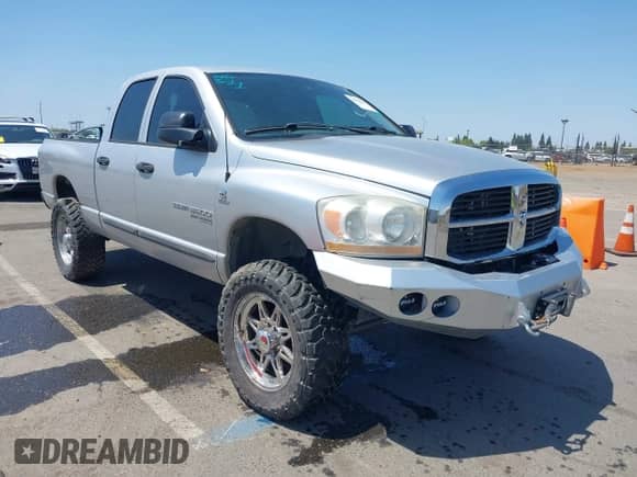 2006 Dodge 3500 SLT z VIN 3D7LX38C06G285382, wystawiony jako IAAI lot #42157287 z przebiegiem 158 742 mil mil oraz . Historia ofert i sprzedaży dostępna na DreamBid. Obrazek 1.
