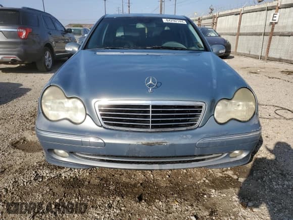 ✅ 2004 Mercedes-Benz C 230 Kompressor • VIN: WDBRF40J34F537291 • Lot: 84292144. Listed on Copart with 199,990 mi. Free auction sales archive from the USA and detailed vehicle history report at DreamBid. Image 5.