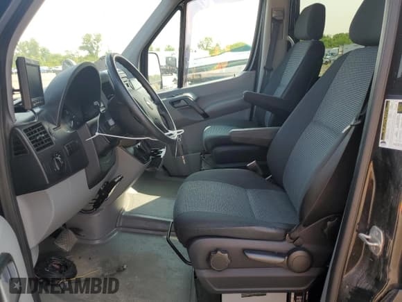 ✅ 2011 Freightliner Sprinter • VIN: WCDPE7CC3B5569920 • Лот: 59002805. Опубликован ранее на Copart с пробегом 117 006 миль. Бесплатный доступ к архиву аукционных продаж из США и подробный отчёт об истории автомобиля на DreamBid. Изображение 7.