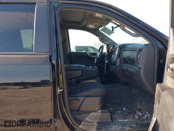 ✅ 2020 Chevrolet Silverado 1500 Custom Trail Boss • VIN: 3GCPYCEF3LG244943 • Lot: 43350455. Wystawiony na IAAI z przebiegiem 94 420 mil. Bezpłatny archiwum sprzedaży aukcyjnych z USA i szczegółowy raport historii pojazdu na DreamBid. Zdjęcie 5.